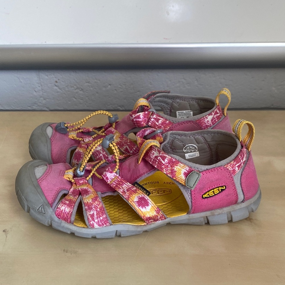 Keen Girls Pink and Yellow Patterned Closed-Toe Sport Sandals